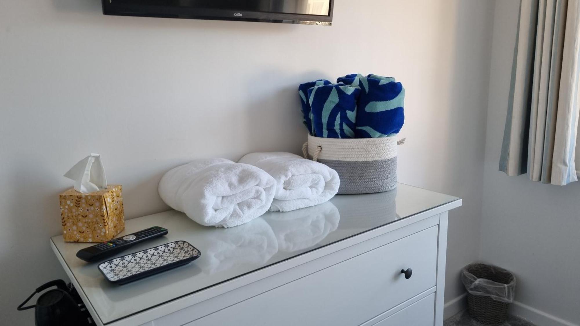 Apartament Hightide - 2 Bed With Parking, Balcony & Sea View. Swanage Zewnętrze zdjęcie