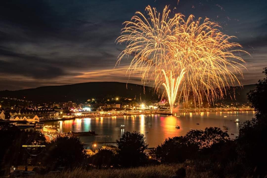 Apartament Hightide - 2 Bed With Parking, Balcony & Sea View. Swanage Pokój zdjęcie