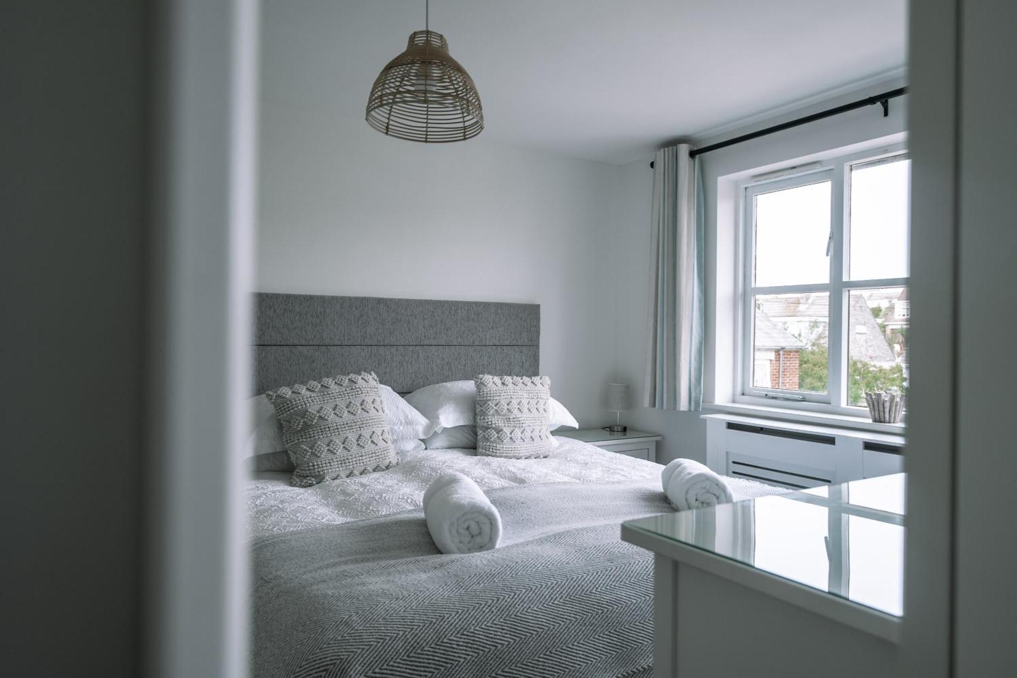 Apartament Hightide - 2 Bed With Parking, Balcony & Sea View. Swanage Zewnętrze zdjęcie